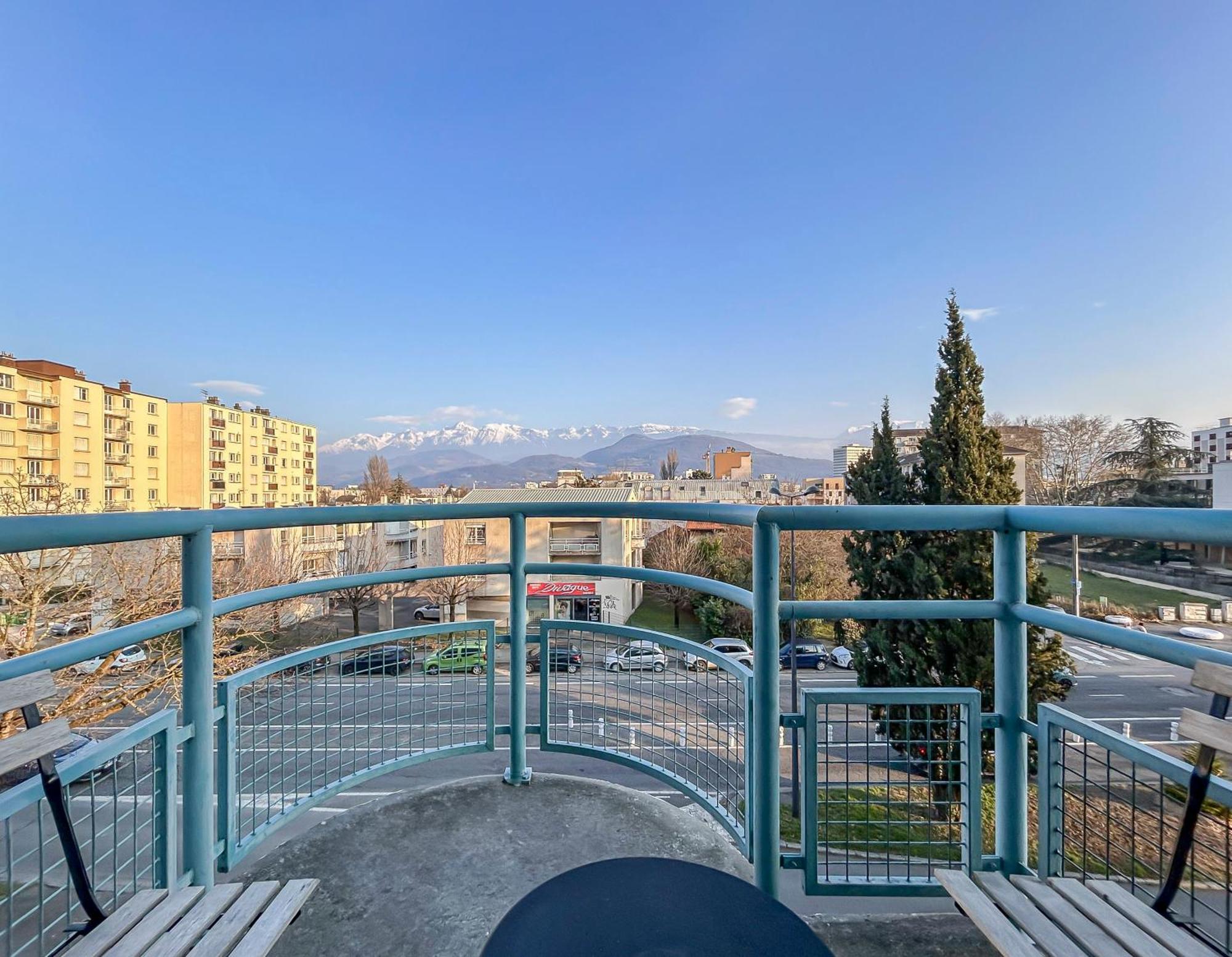 Lumineux Vue Montagne Appartement Grenoble